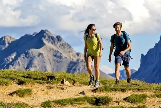 Rando Romantique en Haute Loire : Découvrez l'Amour au Sommet lors d'une Semaine d'Aventure - Agence matrimoniale Unicis